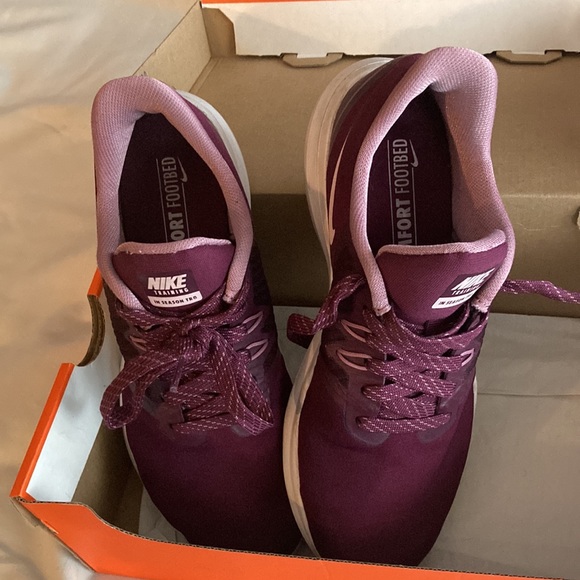 Sneakers - Picture 5 of 6